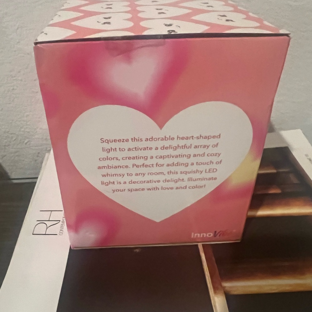 Heart squishy LED light - Picture 2 of 4